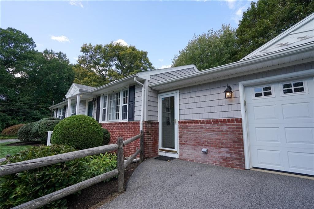 Single Family Residence at 145 Stonedale Road, Warwick, photo 4 of 45
