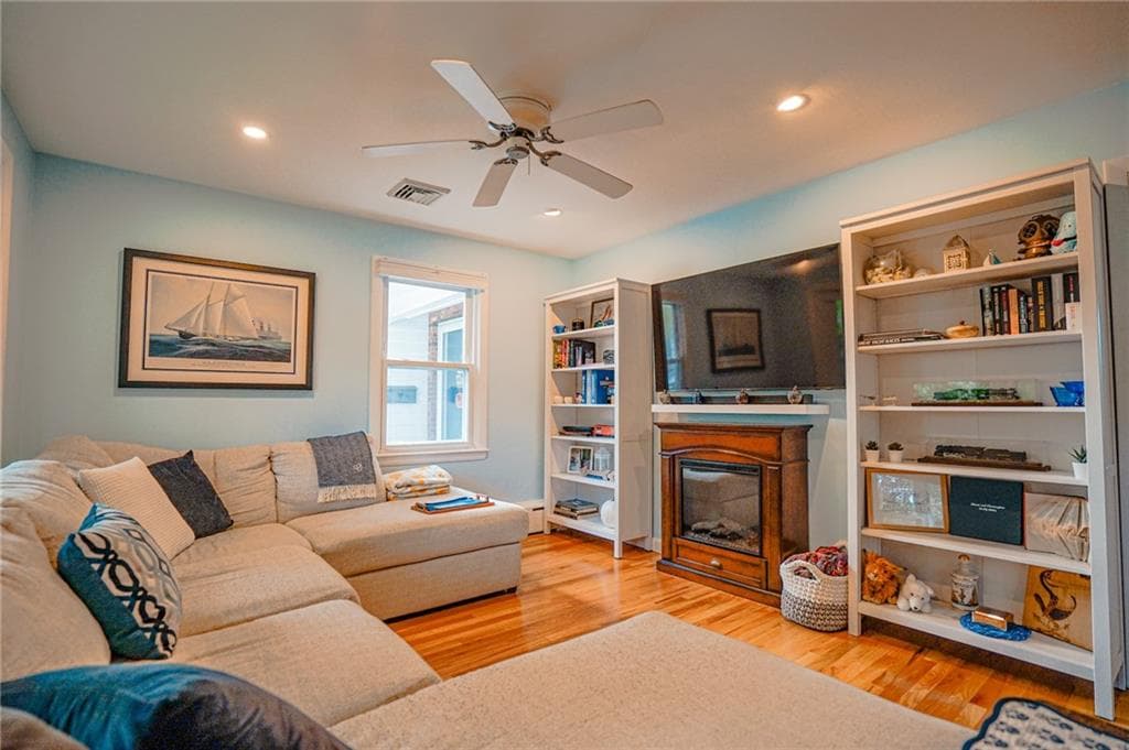 Single Family Residence at 17 Academy Avenue, Bristol, photo 12 of 39