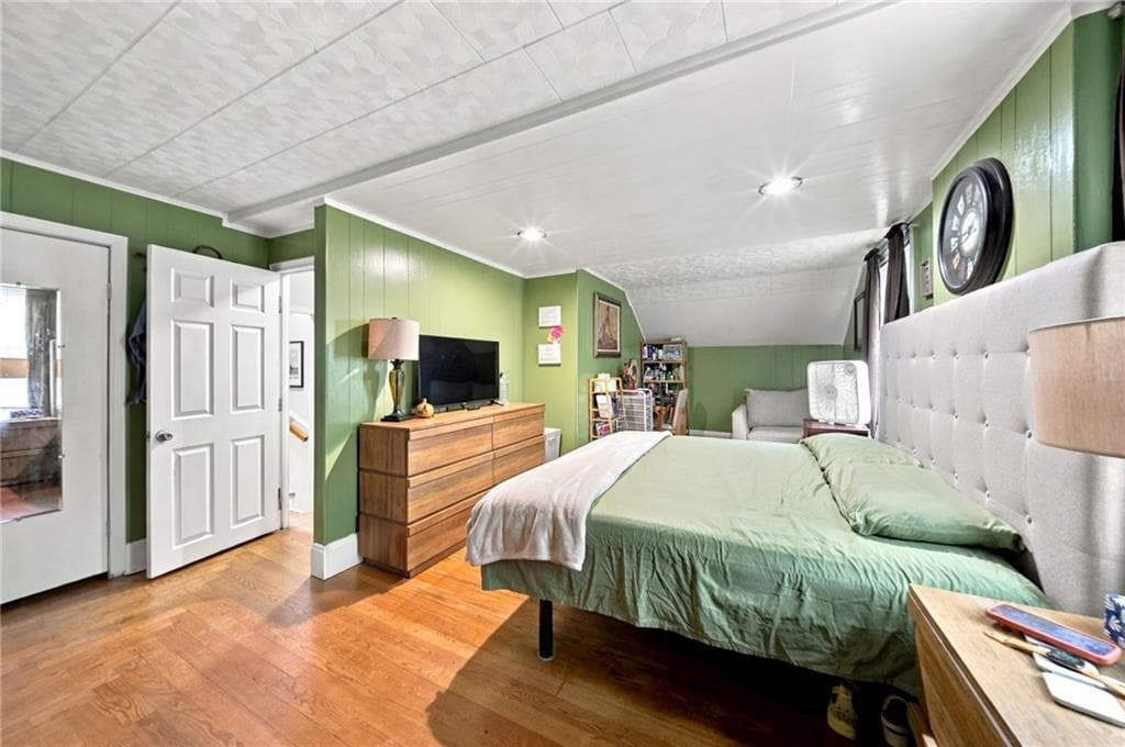 Single Family Residence at 9 Pond Avenue, Lincoln, photo 30 of 42