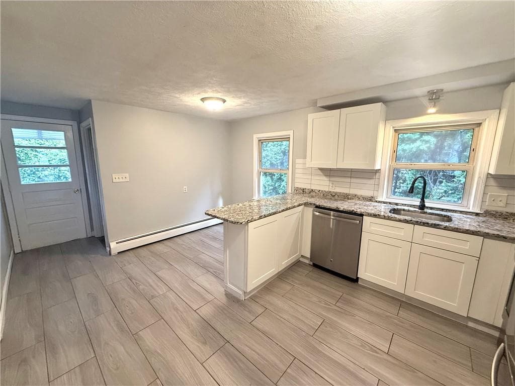Single Family Residence at 39 Standish Avenue, Providence, photo 3 of 29