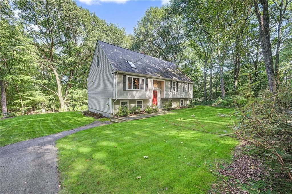 Single Family Residence at 39 Cook Road, Cumberland, photo 6 of 35