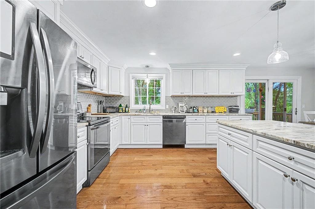 Single Family Residence at 39 Cook Road, Cumberland, photo 13 of 35