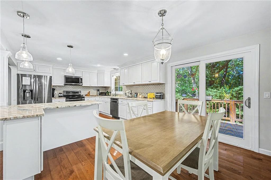 Single Family Residence at 39 Cook Road, Cumberland, photo 7 of 35