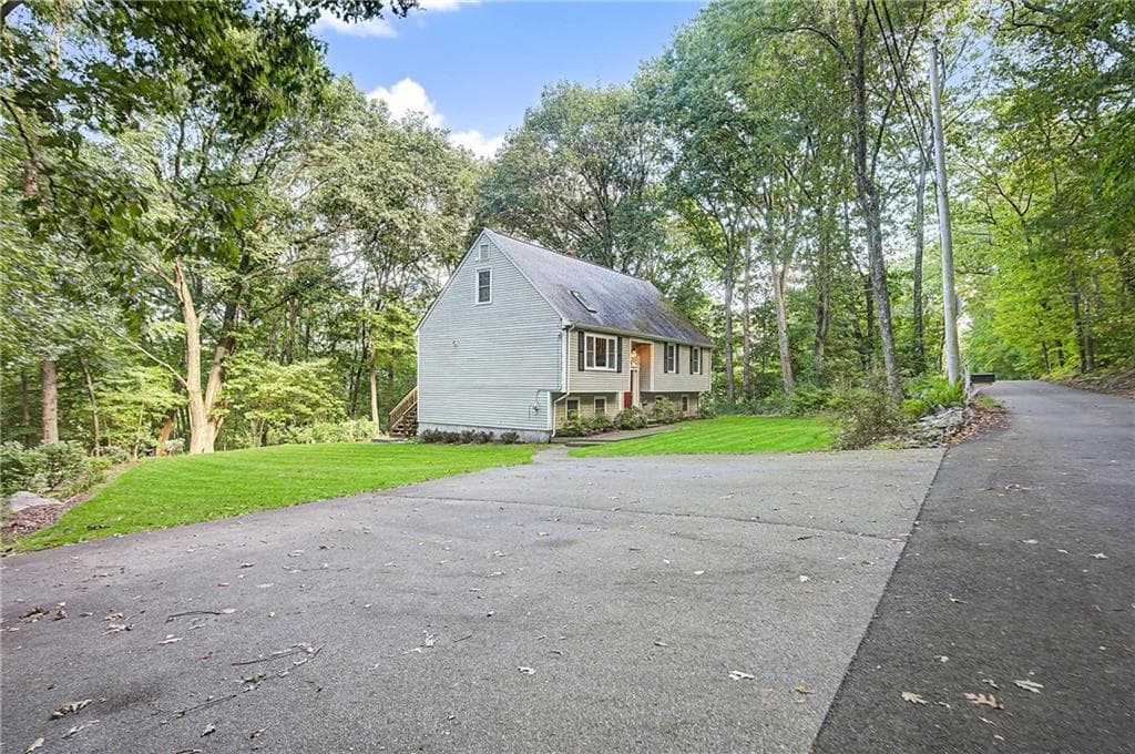 Single Family Residence at 39 Cook Road, Cumberland, photo 3 of 35