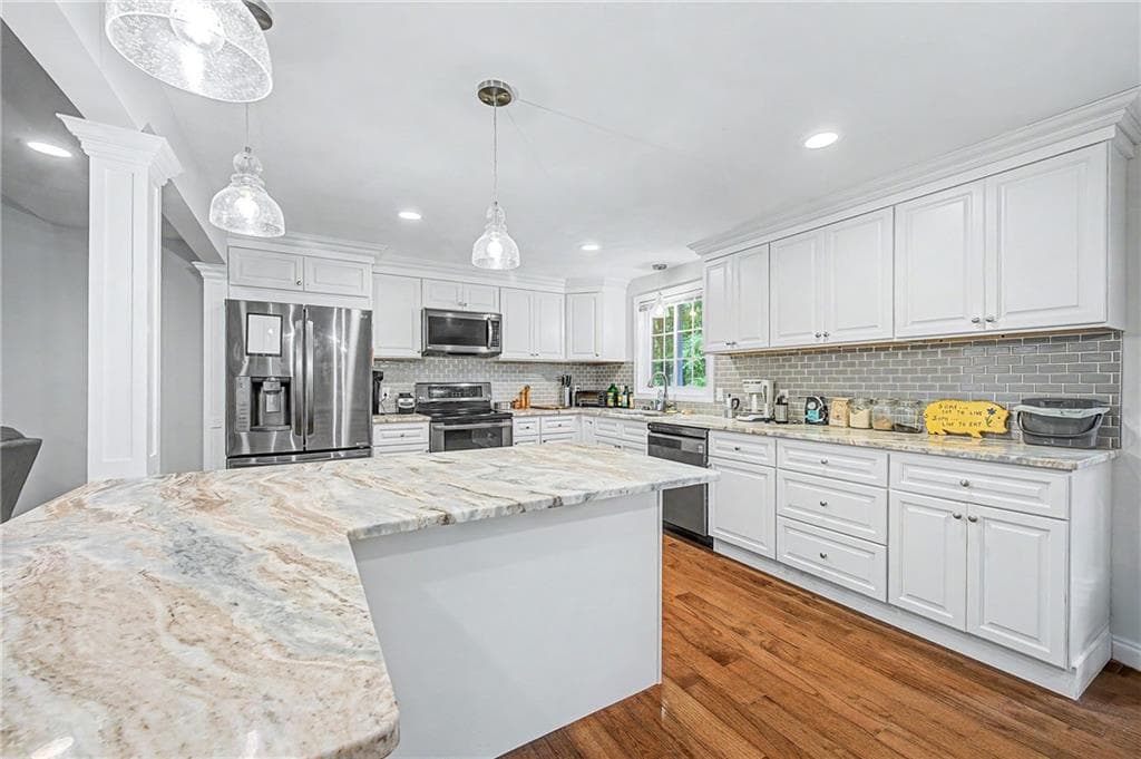 Single Family Residence at 39 Cook Road, Cumberland, photo 11 of 35