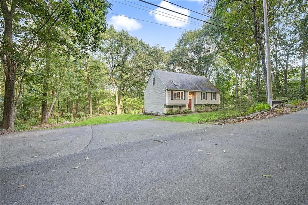 Single Family Residence at 39 Cook Road, Cumberland, photo 4 of 35