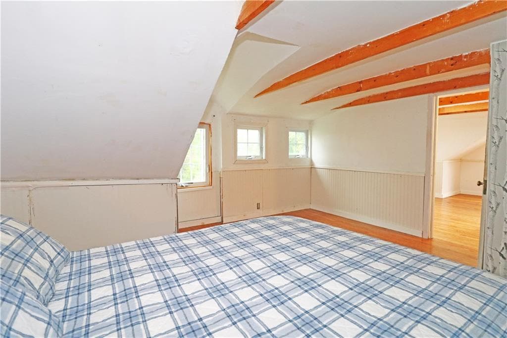 Single Family Residence at 12 Beacon Terrace, Middletown, photo 23 of 28
