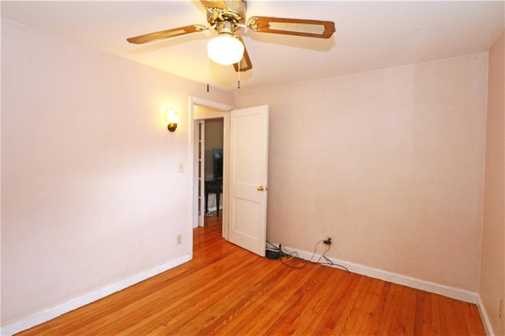 Single Family Residence at 12 Beacon Terrace, Middletown, photo 19 of 28