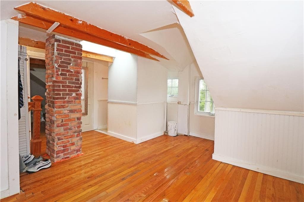 Single Family Residence at 12 Beacon Terrace, Middletown, photo 25 of 28