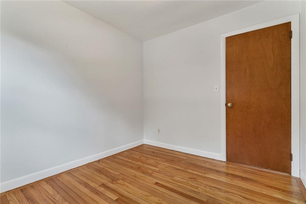 Single Family Residence at 3 Collins Terrace, Middletown, photo 23 of 49