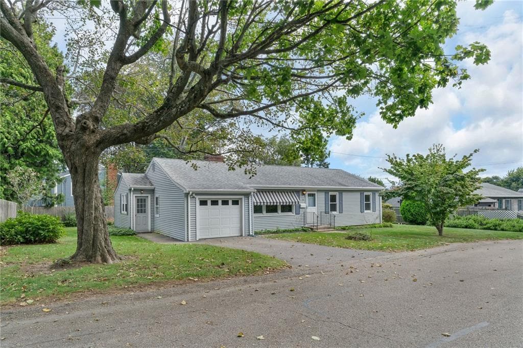 Single Family Residence at 3 Collins Terrace, Middletown, photo 2 of 49