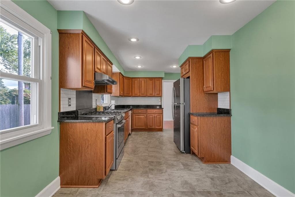 Single Family Residence at 3 Collins Terrace, Middletown, photo 12 of 49