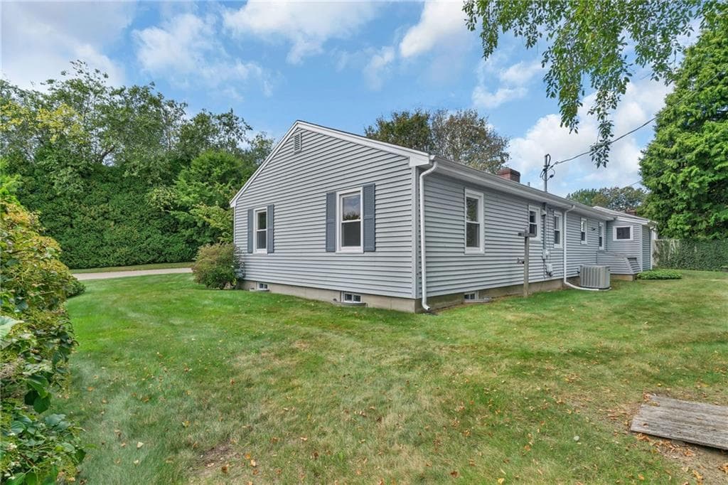 Single Family Residence at 3 Collins Terrace, Middletown, photo 38 of 49