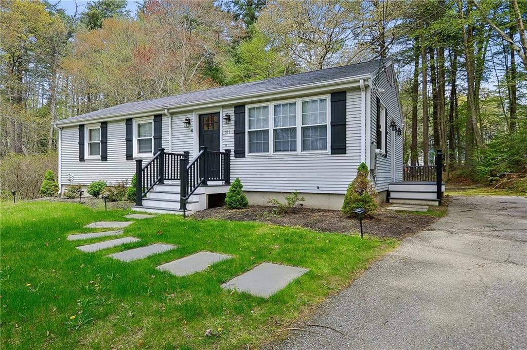 Single Family Residence at 611 Lake Washington Drive, Glocester, photo 4 of 29