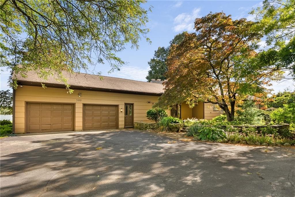 Single Family Residence at 500 Laten Knight Road, Cranston, photo 2 of 27