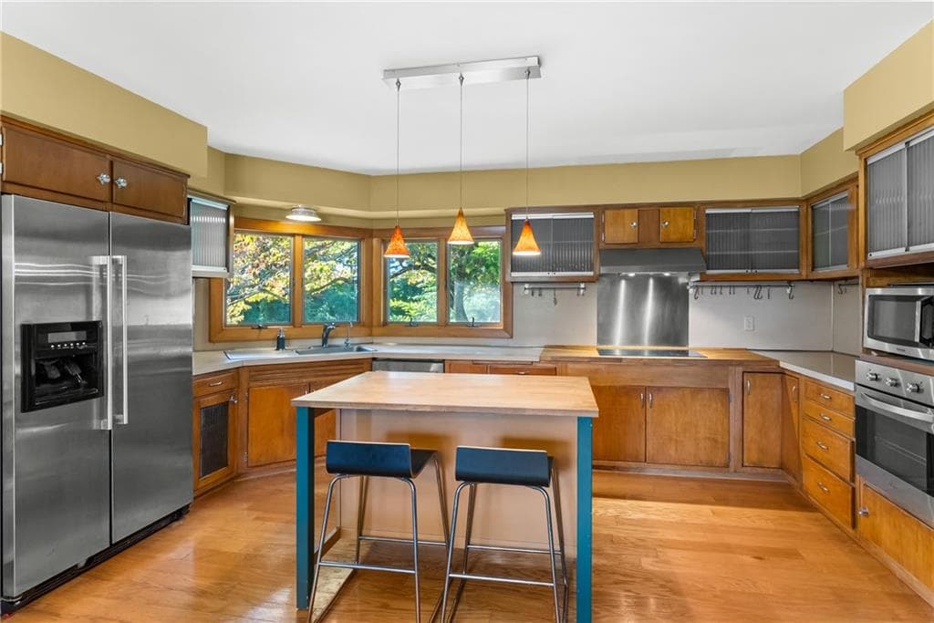 Single Family Residence at 500 Laten Knight Road, Cranston, photo 12 of 27
