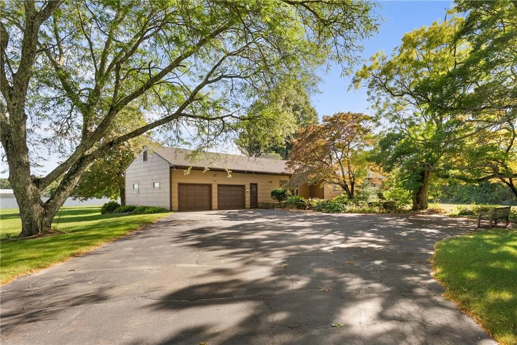 Single Family Residence at 500 Laten Knight Road, Cranston, photo 3 of 27