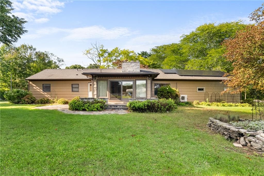 Single Family Residence at 500 Laten Knight Road, Cranston, photo 4 of 27