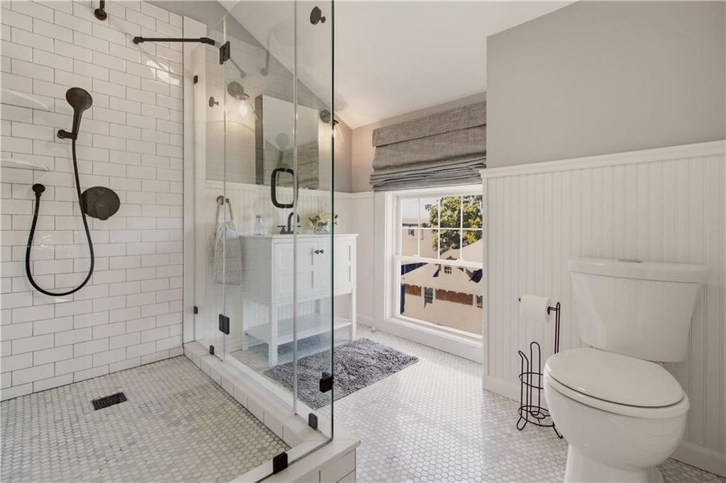 Condominium at 20 Berkeley Avenue UNIT 5, Newport, photo 9 of 17