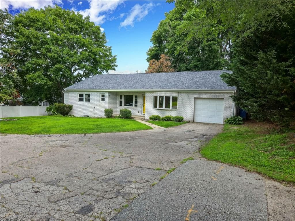 Single Family Residence at 278 Greenend Avenue, Middletown, photo 2 of 29