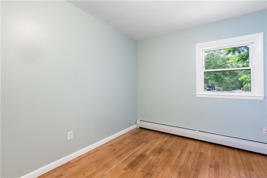 Single Family Residence at 278 Greenend Avenue, Middletown, photo 22 of 29