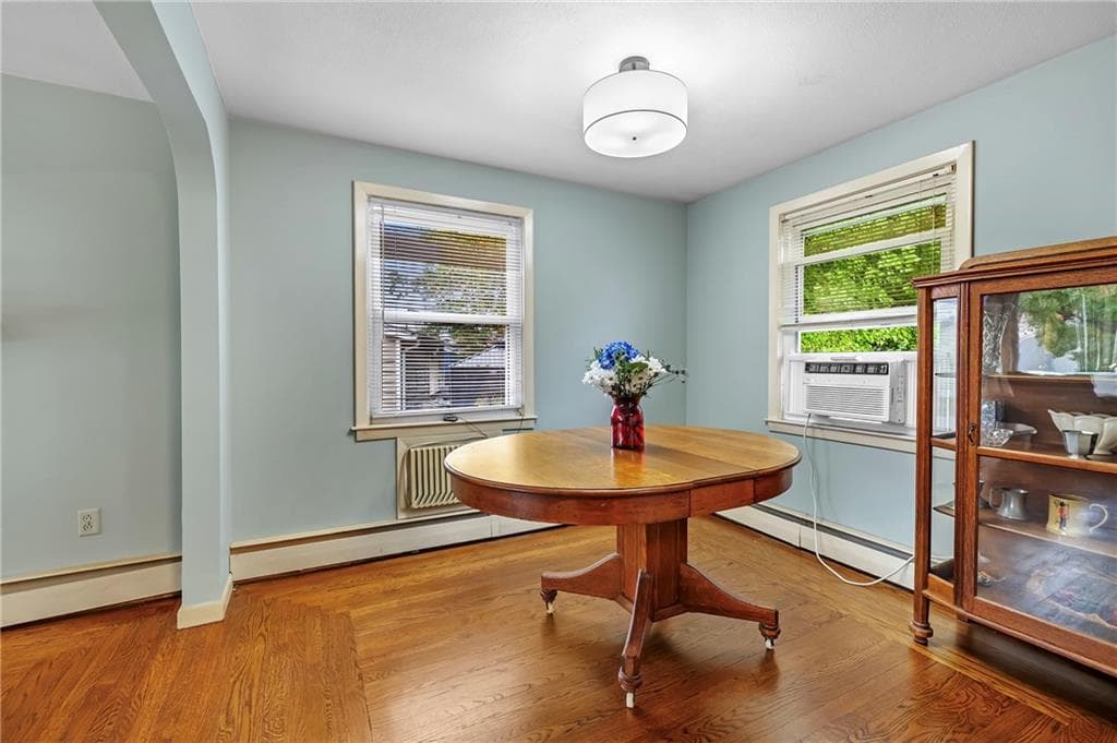 Single Family Residence at 50 Fairfax Drive, Warwick, photo 10 of 27