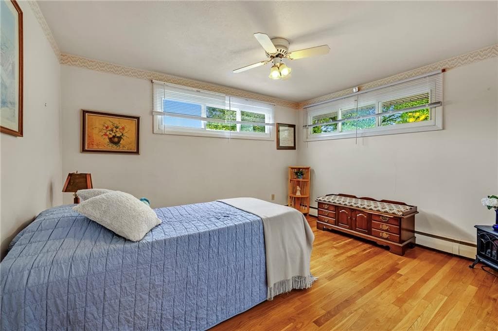 Single Family Residence at 50 Fairfax Drive, Warwick, photo 14 of 27