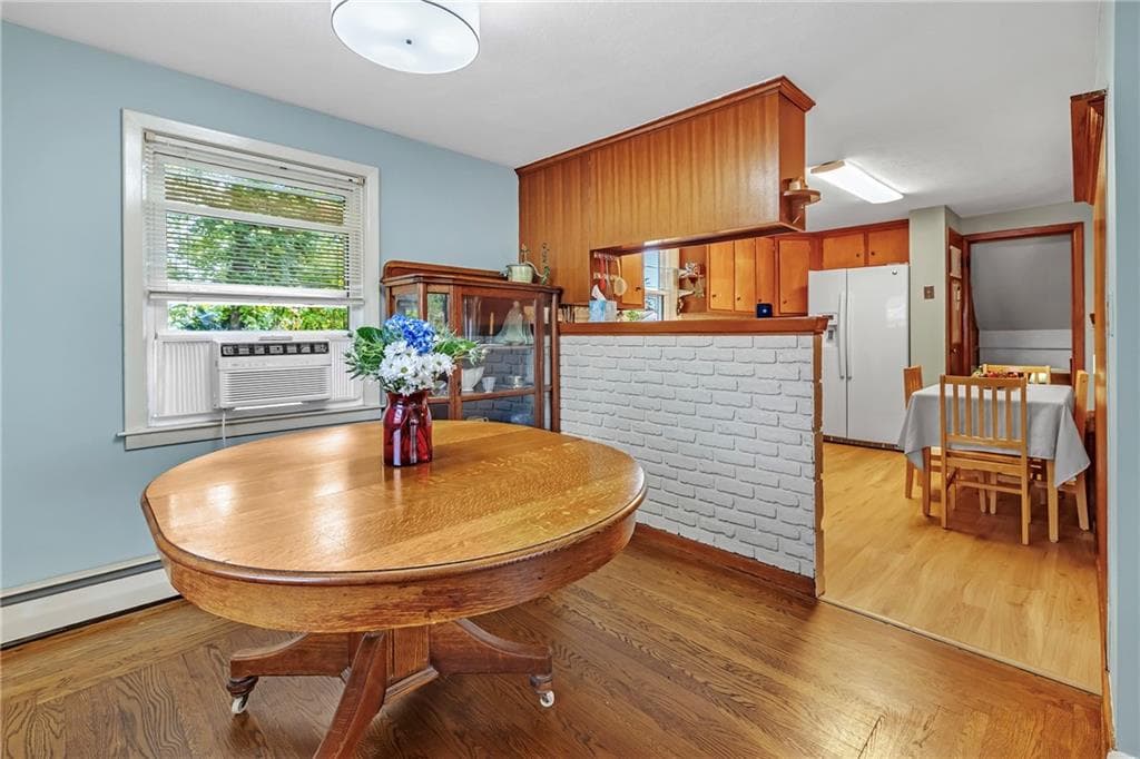 Single Family Residence at 50 Fairfax Drive, Warwick, photo 8 of 27