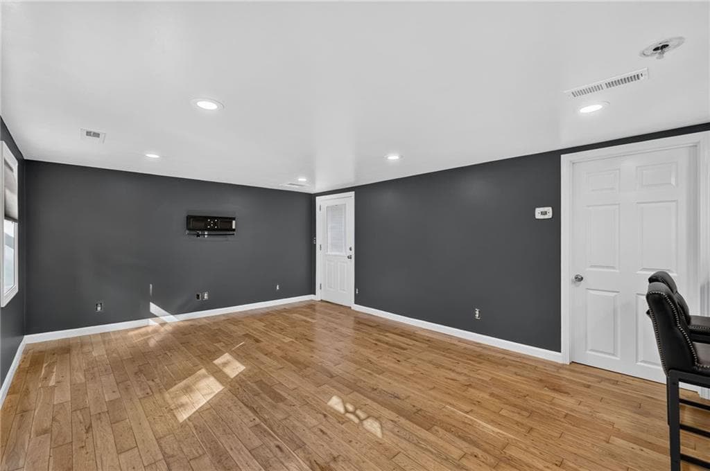 Single Family Residence at 660 Tower Hill Road, North Kingstown, photo 12 of 33