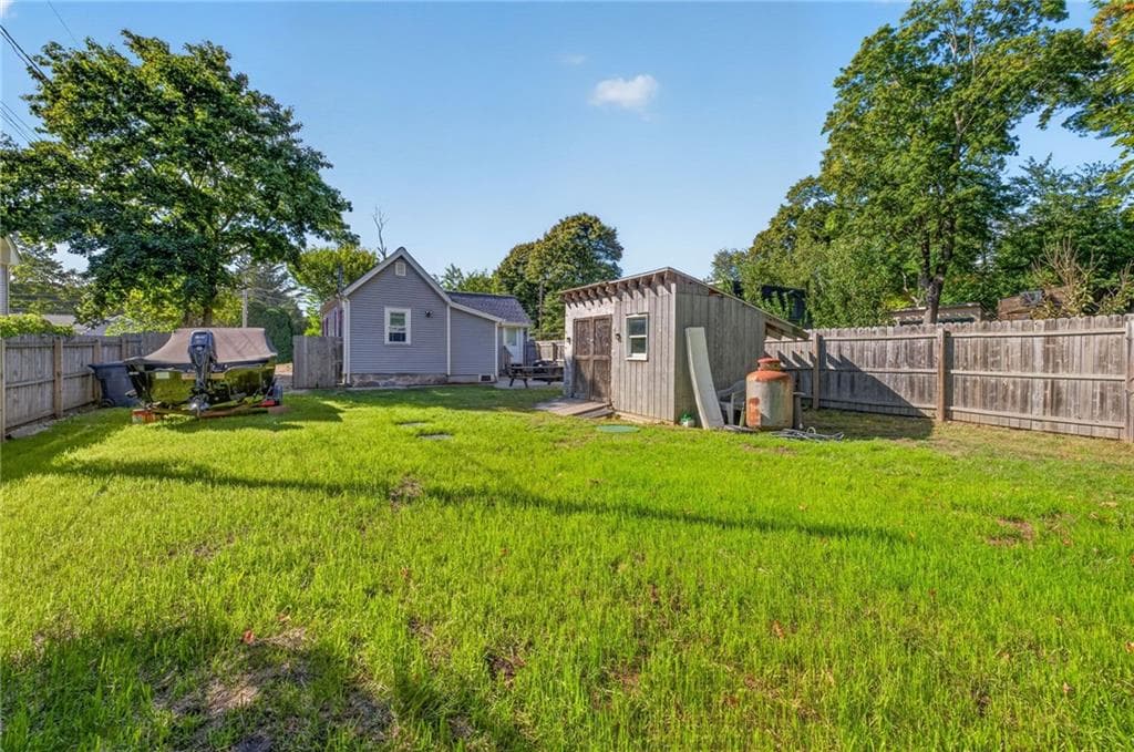 Single Family Residence at 660 Tower Hill Road, North Kingstown, photo 5 of 33