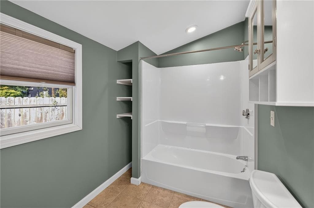 Single Family Residence at 660 Tower Hill Road, North Kingstown, photo 18 of 33