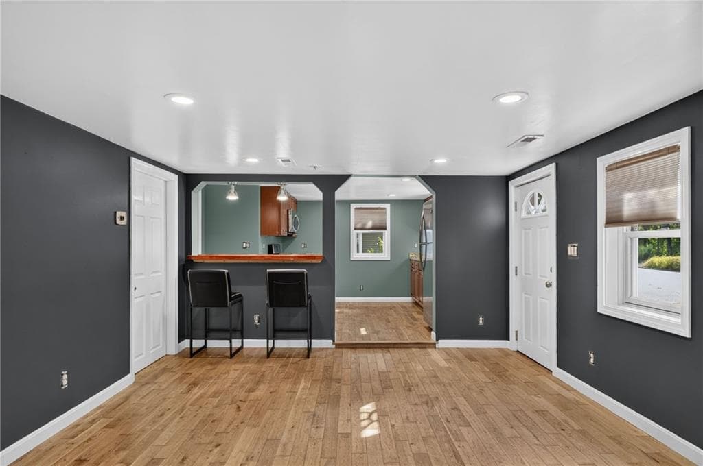 Single Family Residence at 660 Tower Hill Road, North Kingstown, photo 15 of 33