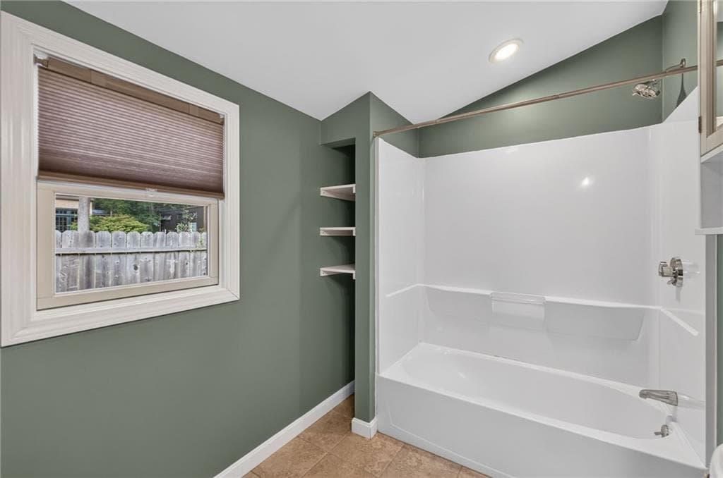 Single Family Residence at 660 Tower Hill Road, North Kingstown, photo 21 of 33