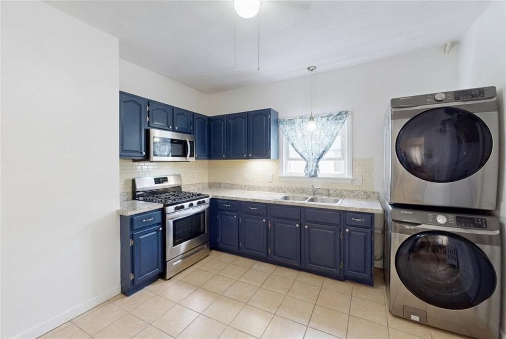 Single Family Residence at 51 Barrows Street, Providence, photo 9 of 30