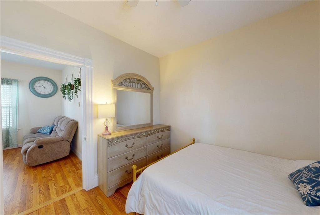 Single Family Residence at 51 Barrows Street, Providence, photo 14 of 30