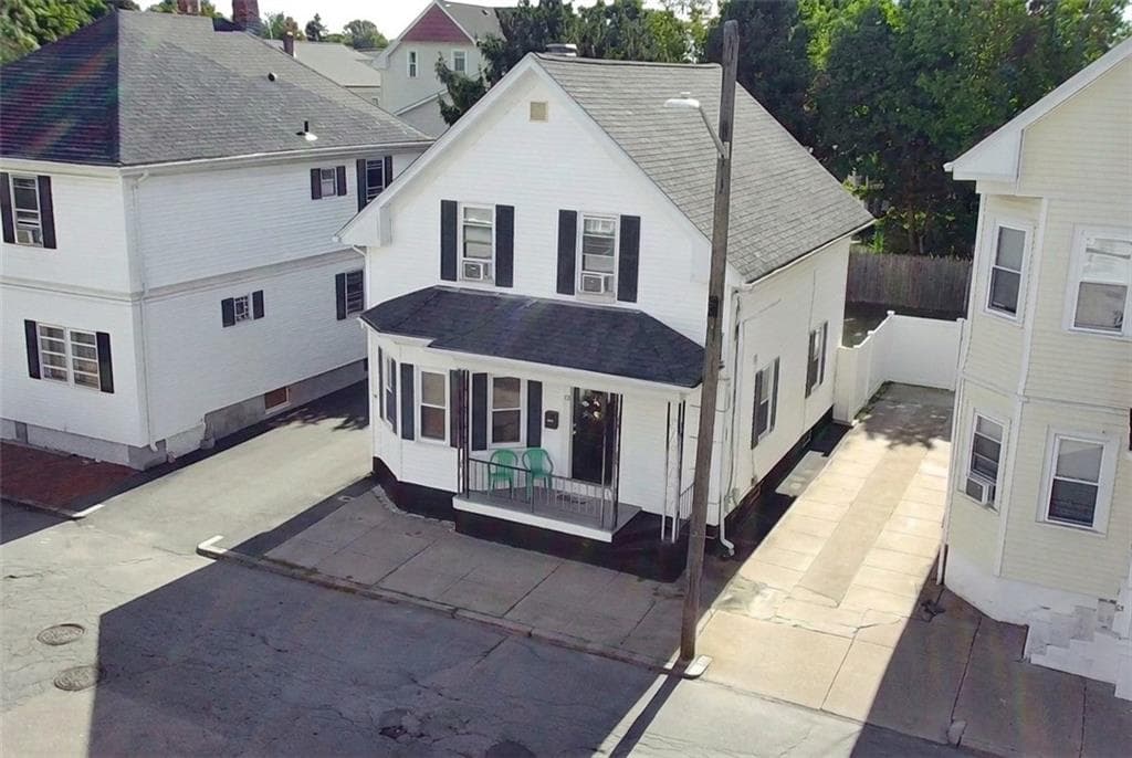 Single Family Residence at 51 Barrows Street, Providence, photo 4 of 30