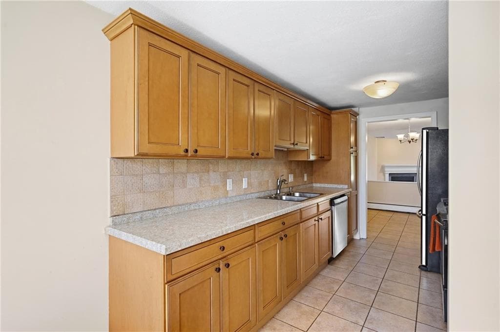 Condominium at 60 Saddle Green UNIT B, North Providence, photo 6 of 34
