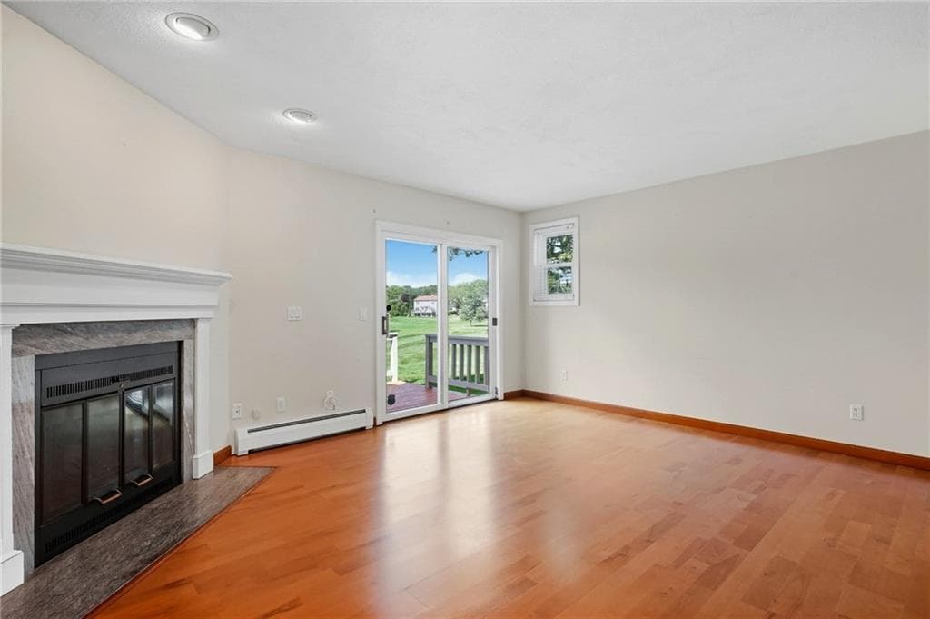 Condominium at 60 Saddle Green UNIT B, North Providence, photo 13 of 34