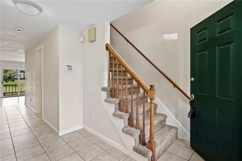 Condominium at 60 Saddle Green UNIT B, North Providence, photo 17 of 34
