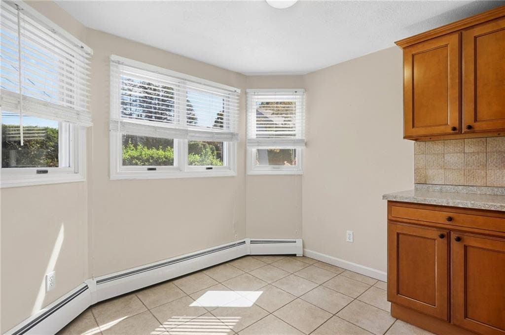 Condominium at 60 Saddle Green UNIT B, North Providence, photo 10 of 34