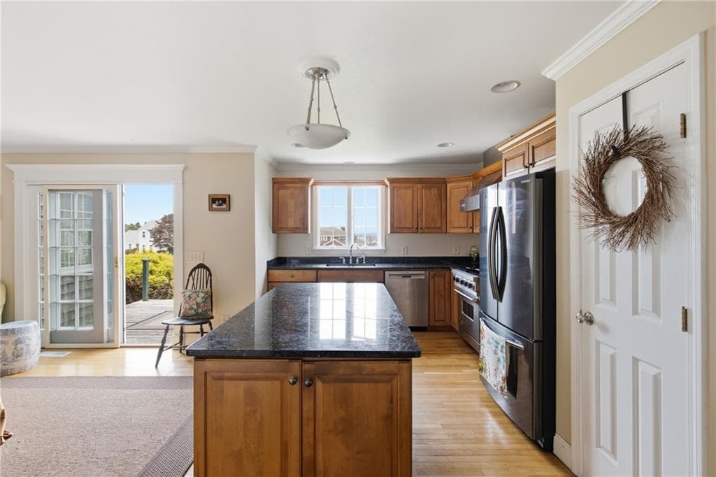 Single Family Residence at 121 King Charles Drive, Portsmouth, photo 17 of 50