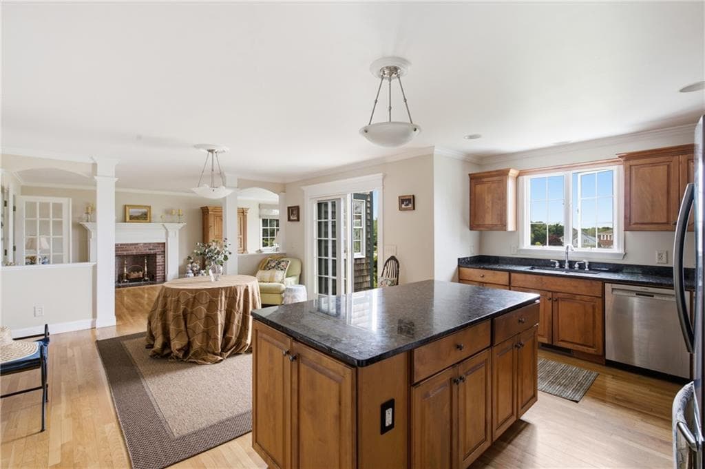 Single Family Residence at 121 King Charles Drive, Portsmouth, photo 5 of 50