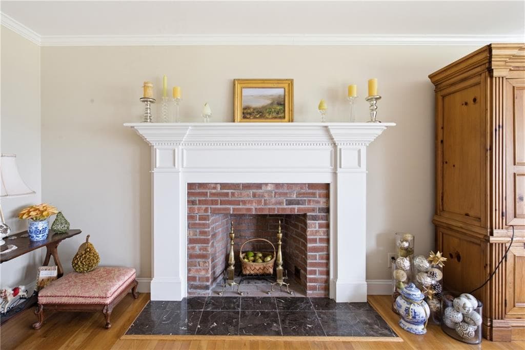 Single Family Residence at 121 King Charles Drive, Portsmouth, photo 14 of 50