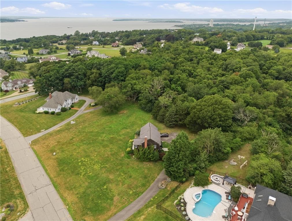 Single Family Residence at 121 King Charles Drive, Portsmouth, photo 48 of 50