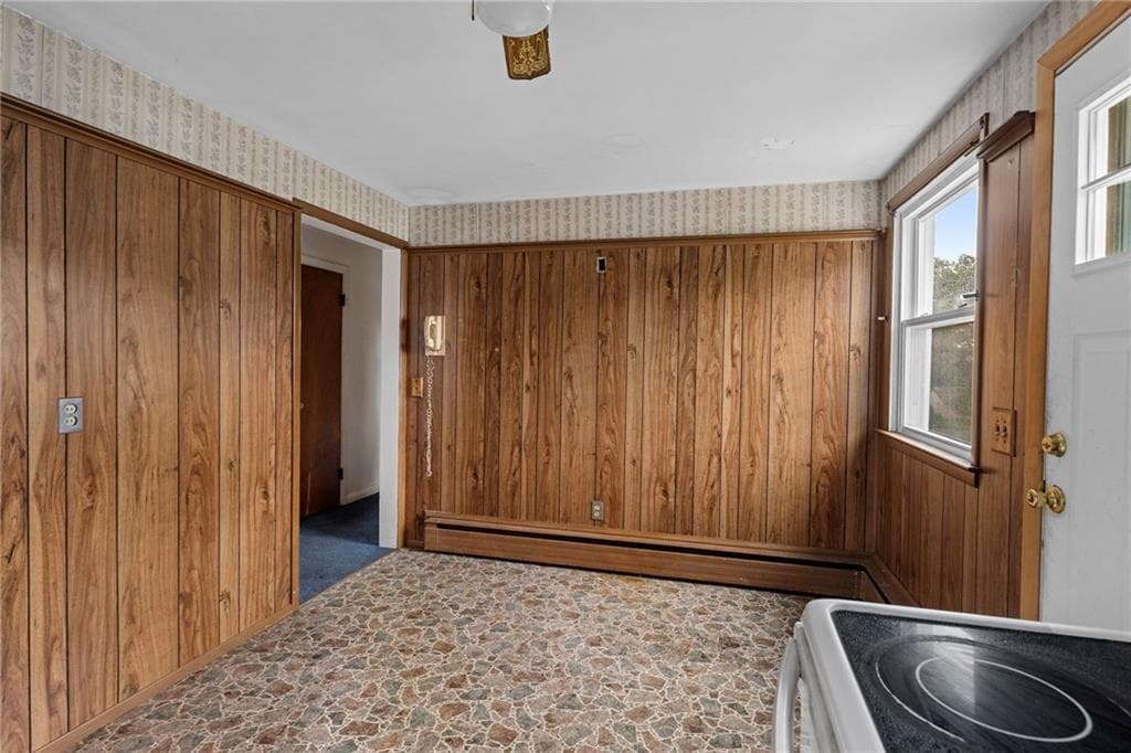 Single Family Residence at 53 Fairgreen Drive, West Warwick, photo 12 of 37