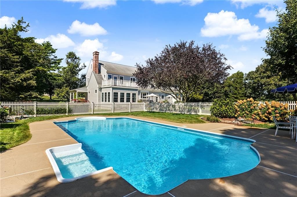 Single Family Residence at 27 Bud Browning Circle, South Kingstown, photo 42 of 50