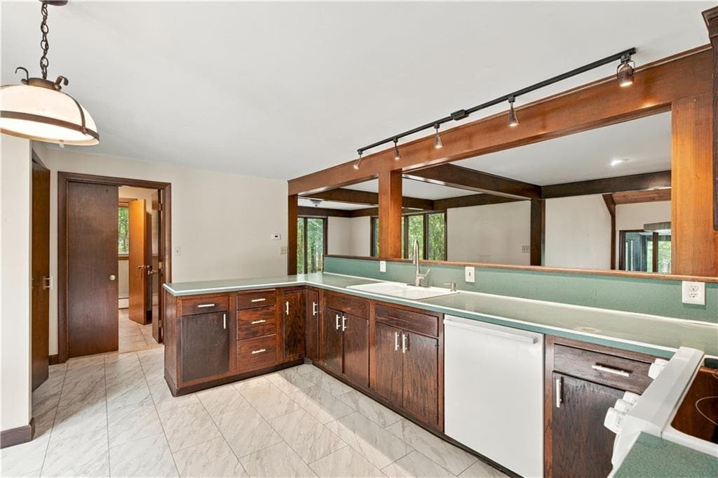 Single Family Residence at 20 Hi View Drive, Scituate, photo 17 of 42