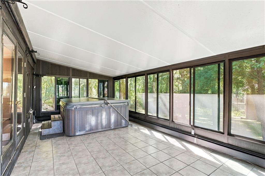 Single Family Residence at 20 Hi View Drive, Scituate, photo 10 of 42