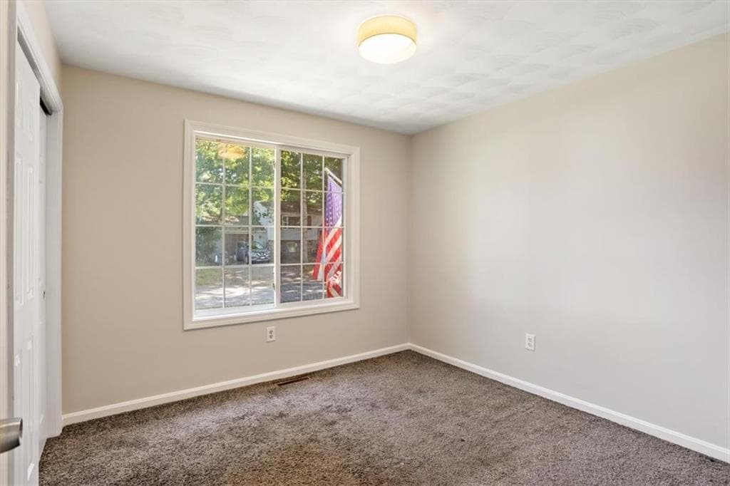 Single Family Residence at 35 Kenwood Street, Warwick, photo 23 of 39