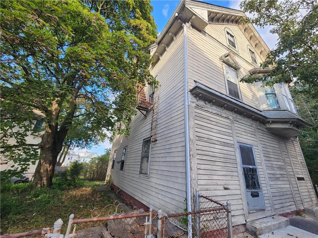 873 Douglas Avenue